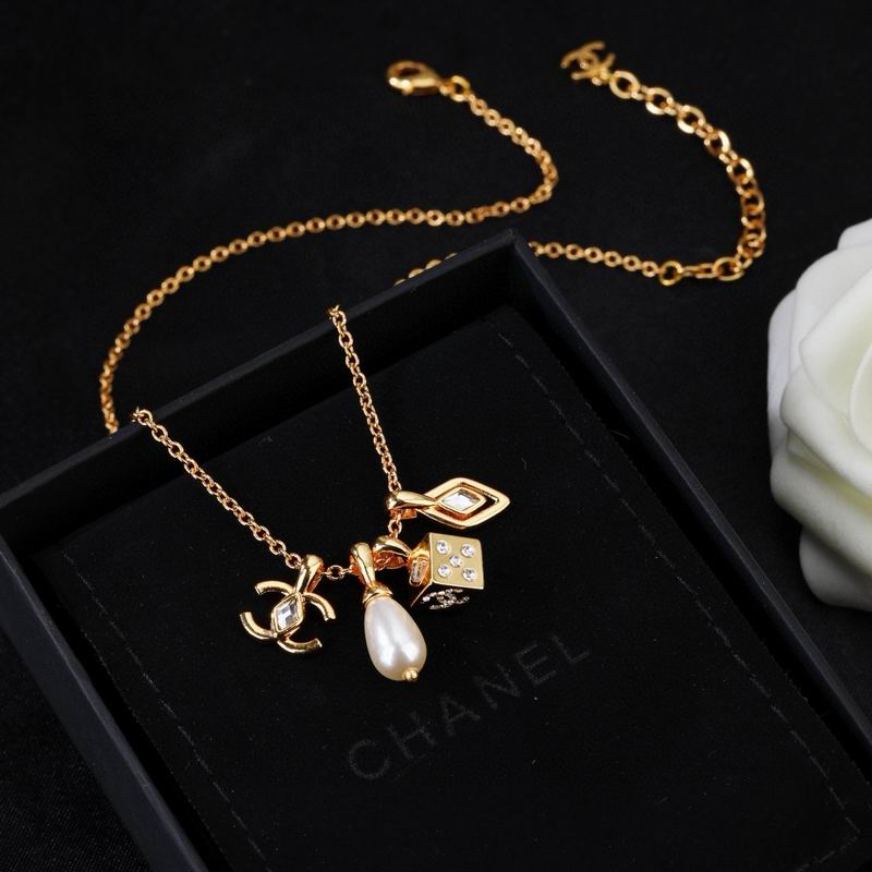 Chanel Necklace 09yxs30